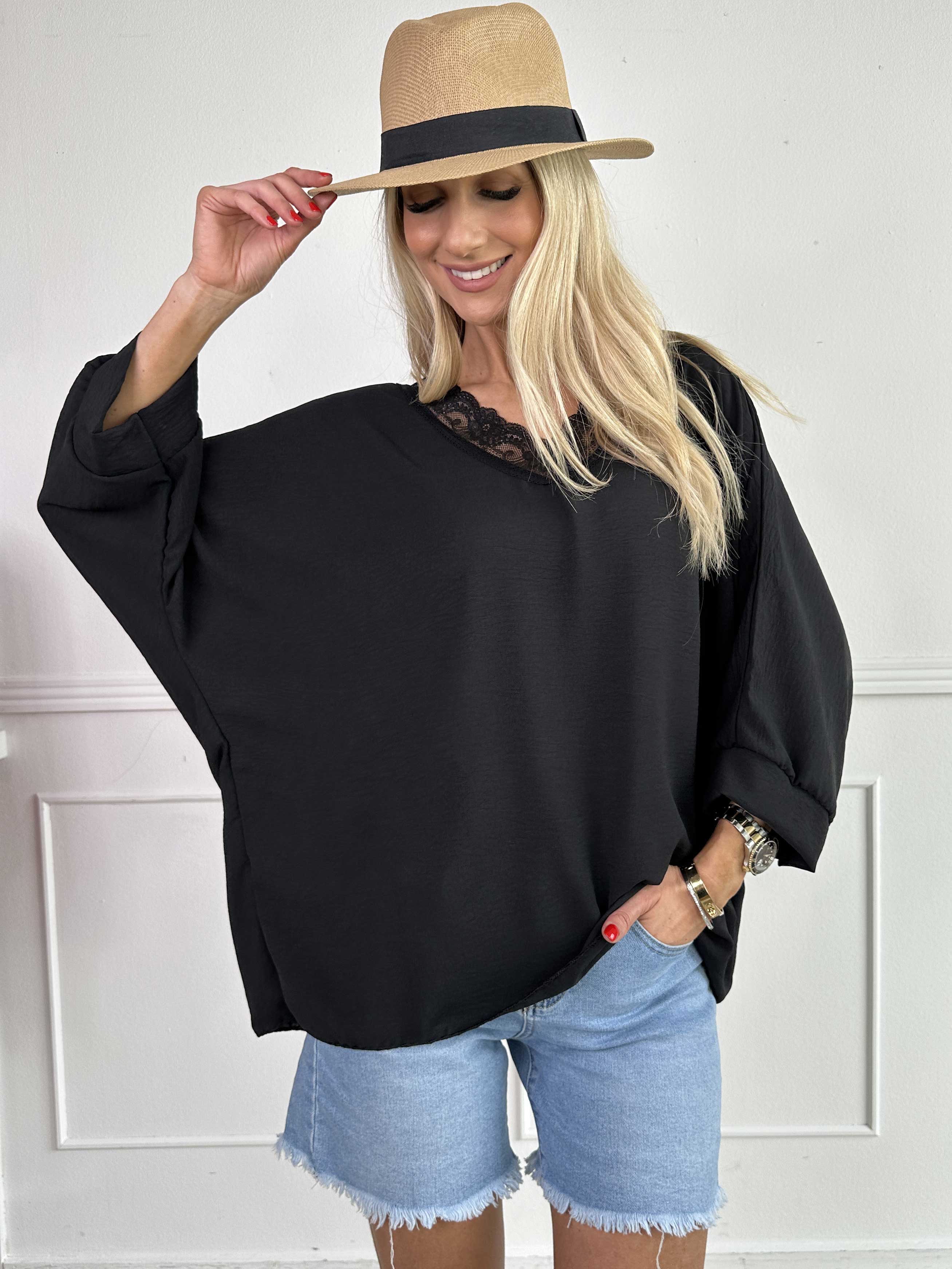 Leonora - Söt tunika med fladdermusärmar och spets